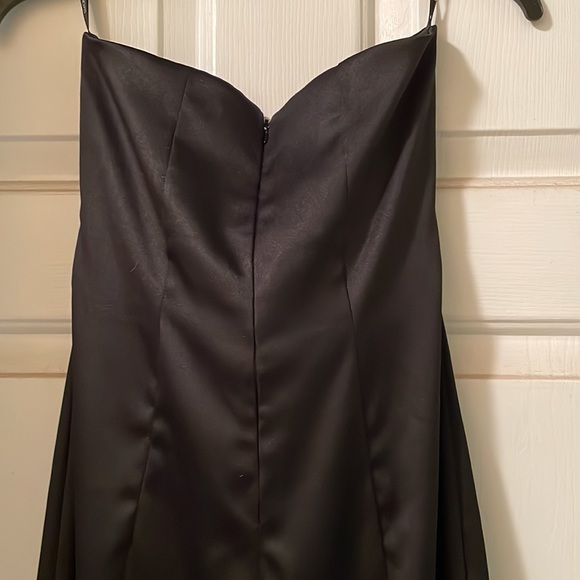 Women’s Dress - Picture 5 of 6